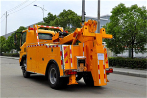 新林高速路拖车费